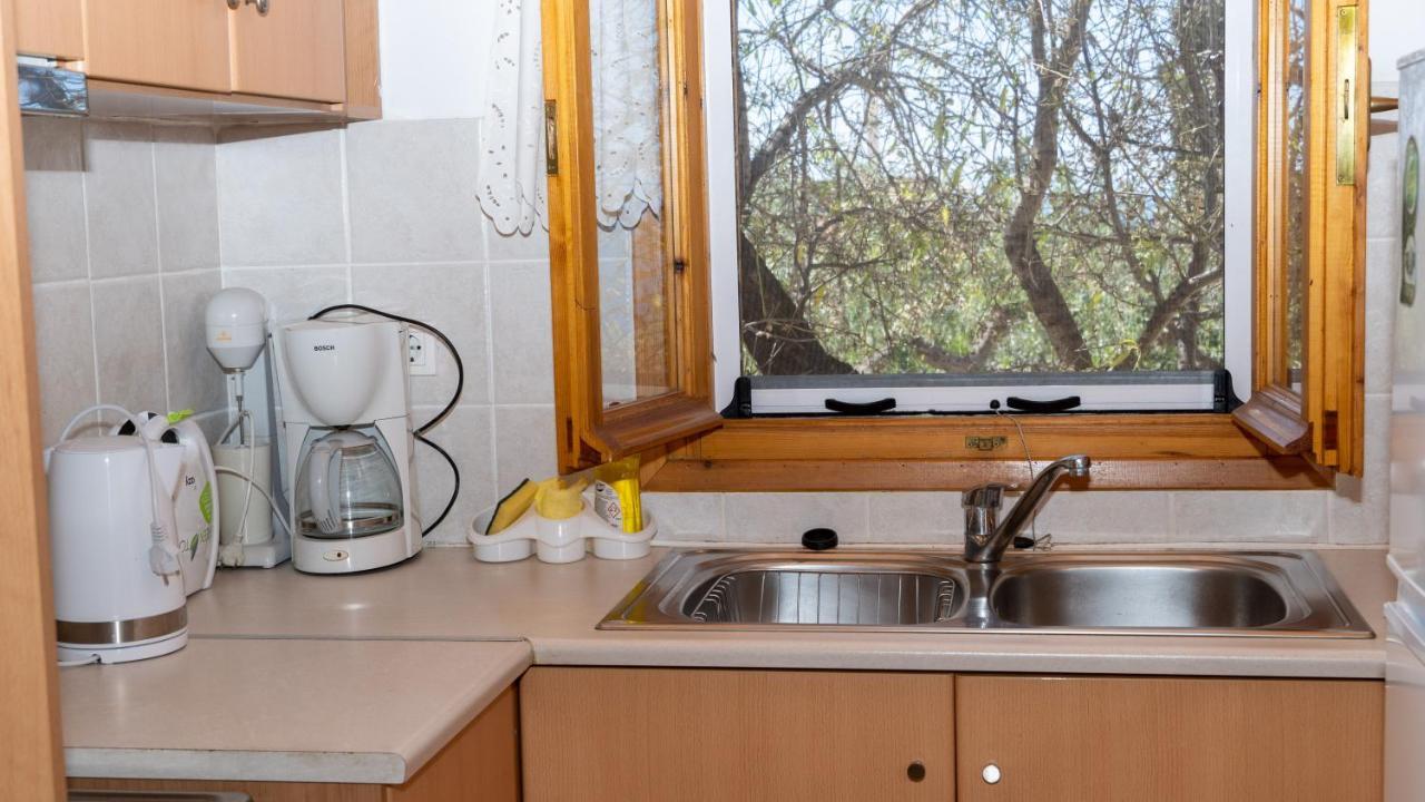 Appartamento Trisilio Kardhamili Esterno foto