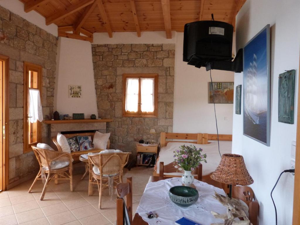 Appartamento Trisilio Kardhamili Camera foto