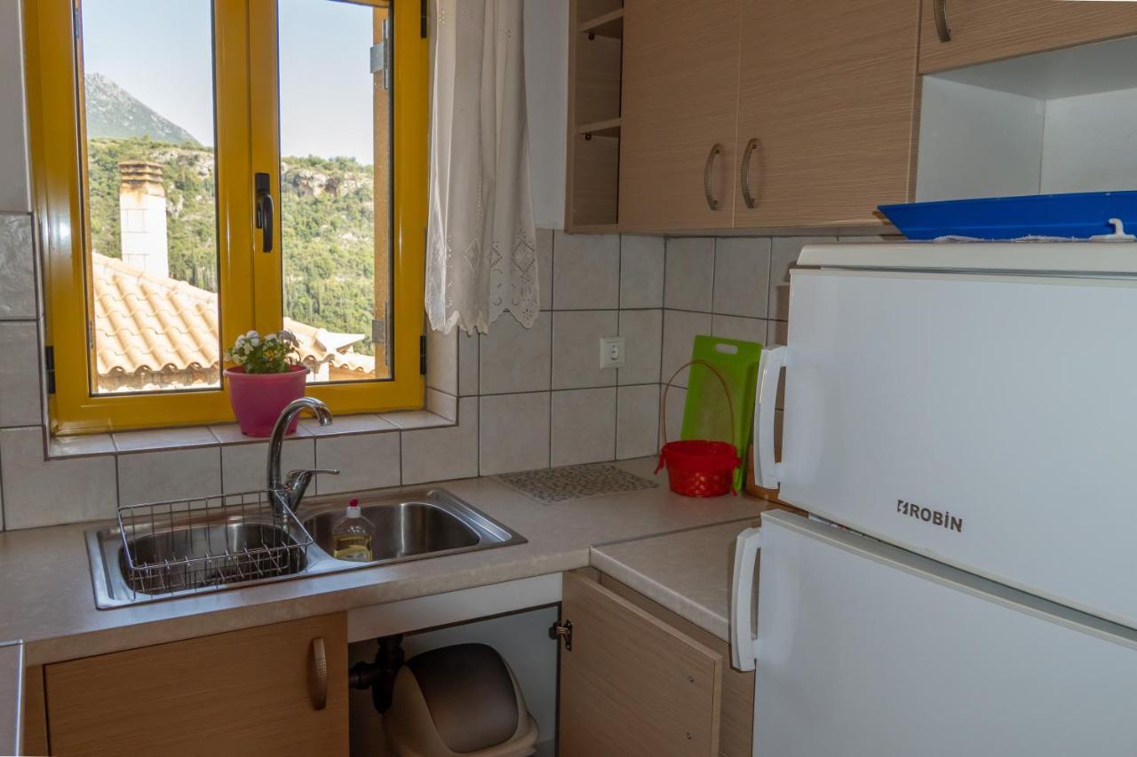 Appartamento Trisilio Kardhamili Esterno foto